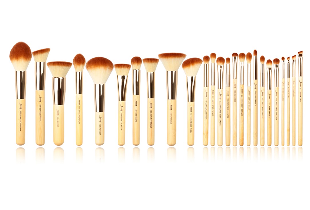 Wooden Handle Makeup Brushes Set